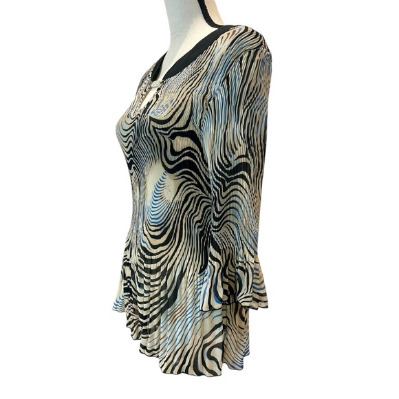 NICOLA Black, Tan, and Blue Patterned Pleated Top - Picture 3 of 6